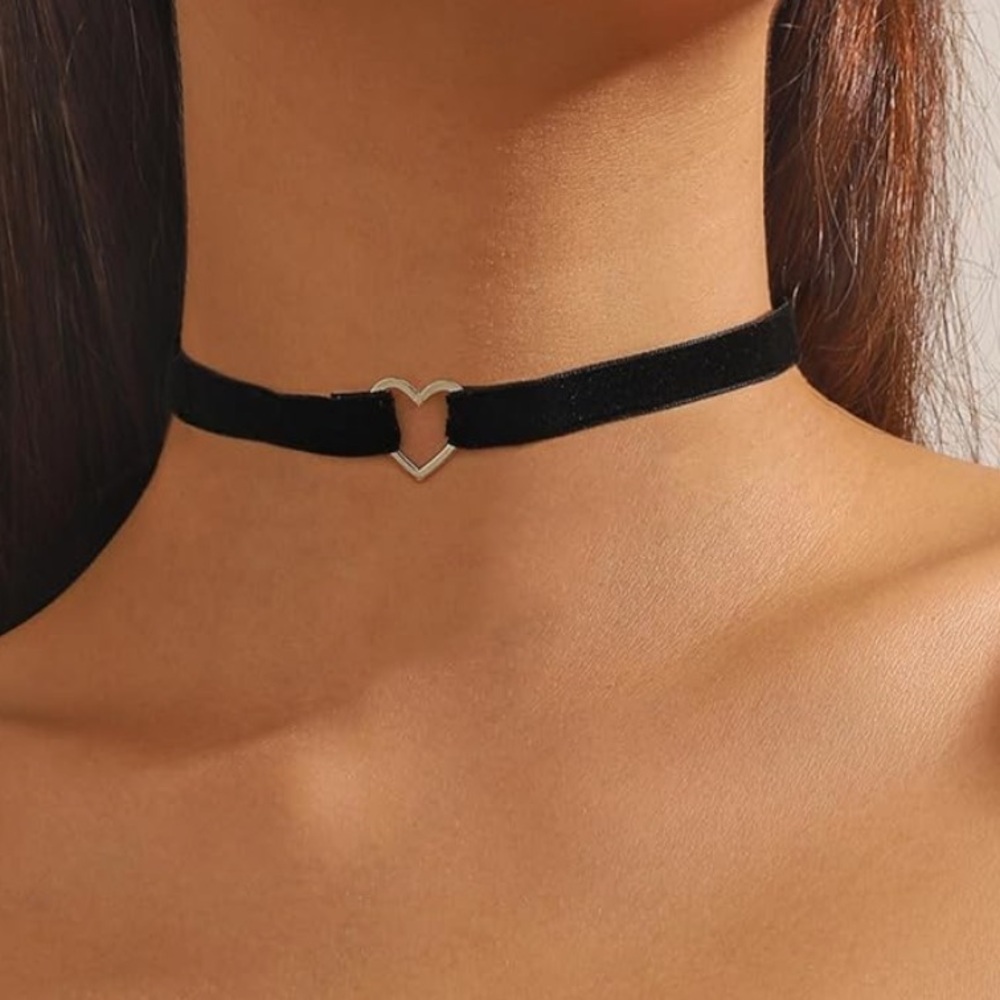 Chic Nation Black Velvet Choker with Silver Heart